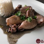 Chipirones en su tinta con arroz blanco
