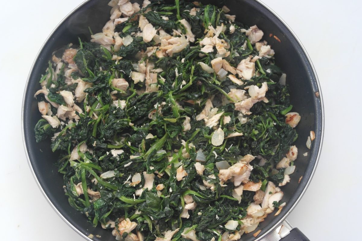 Lasaña de espinacas y pollo, deliciosa y ligera