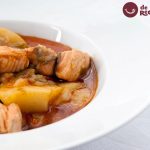 Marmitako de salmón. Guiso de salmón y patatas