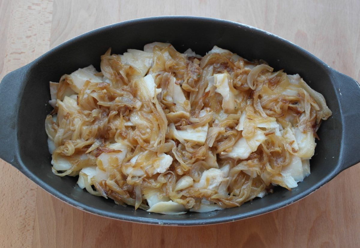 Bacalao al horno con pan de maíz. Bacalhau com broa