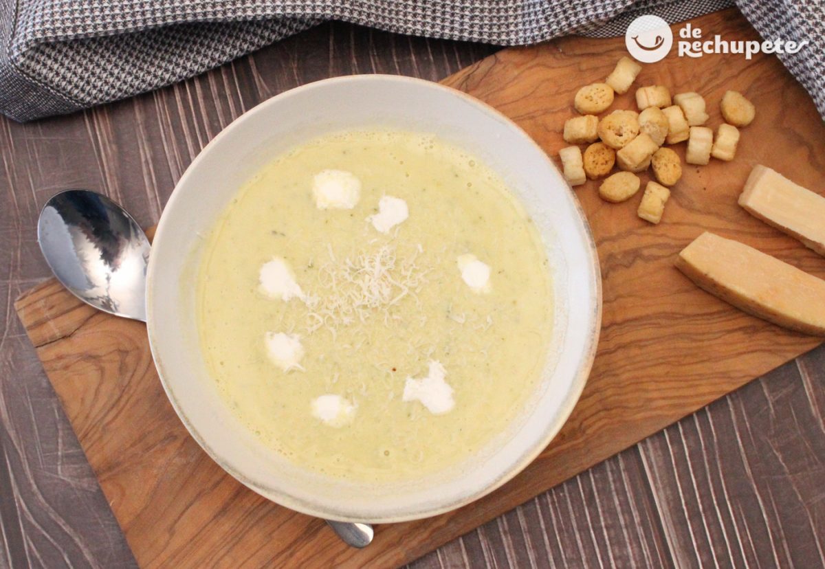 Crema de puerros y calabacín. Receta fácil y saludable