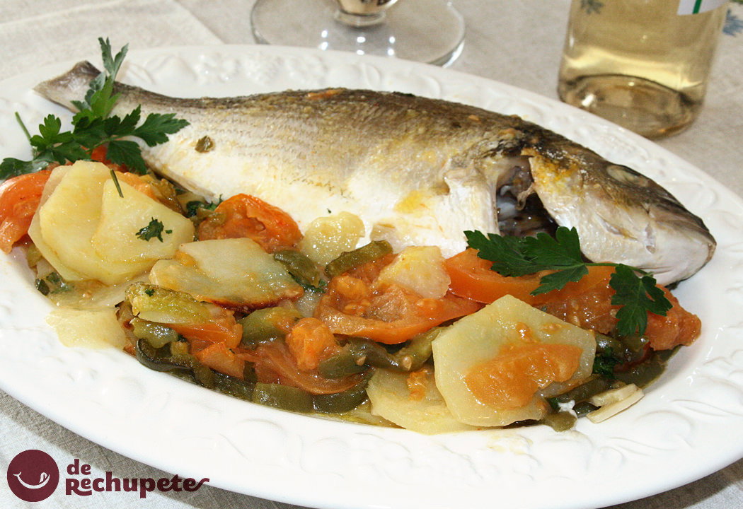 Dorada a la menorquina. Receta tradicional mediterránea fácil y deliciosa