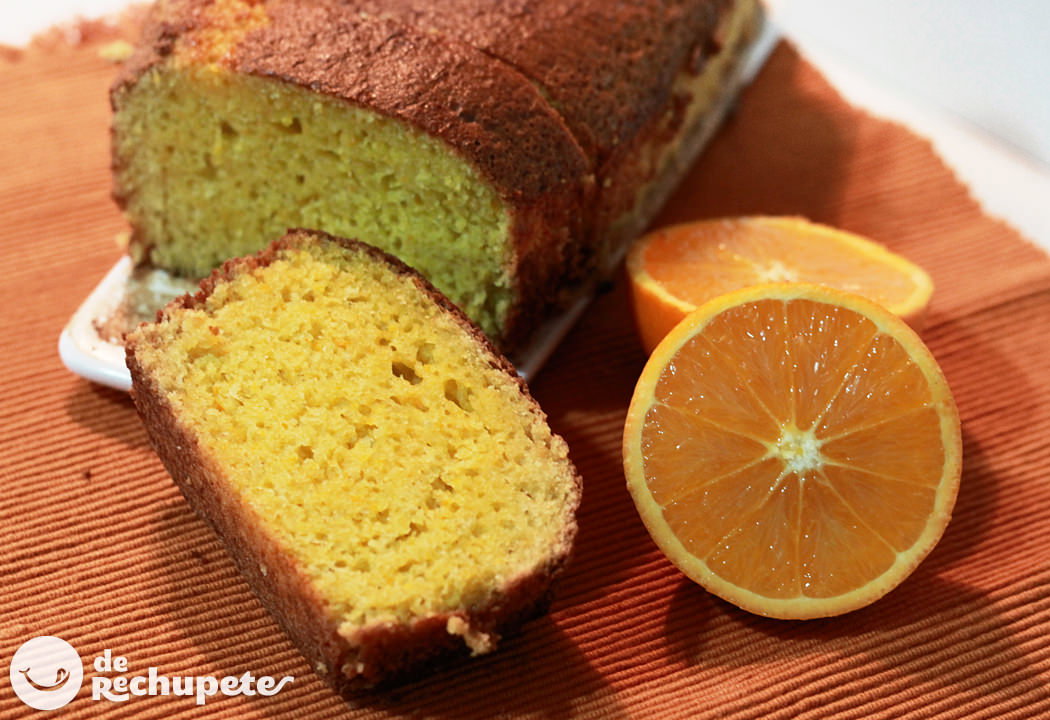 Bizcocho jugoso con zumo de naranja