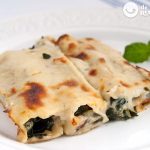 Canelones de espinacas y jamón. Receta italiana de cannelloni di spinaci