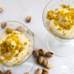 Cómo hacer mousse de chocolate blanco con pistachos