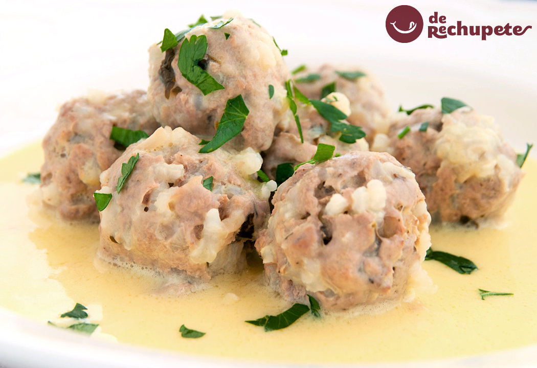 Youvarlakia avgolemono. Albóndigas griegas