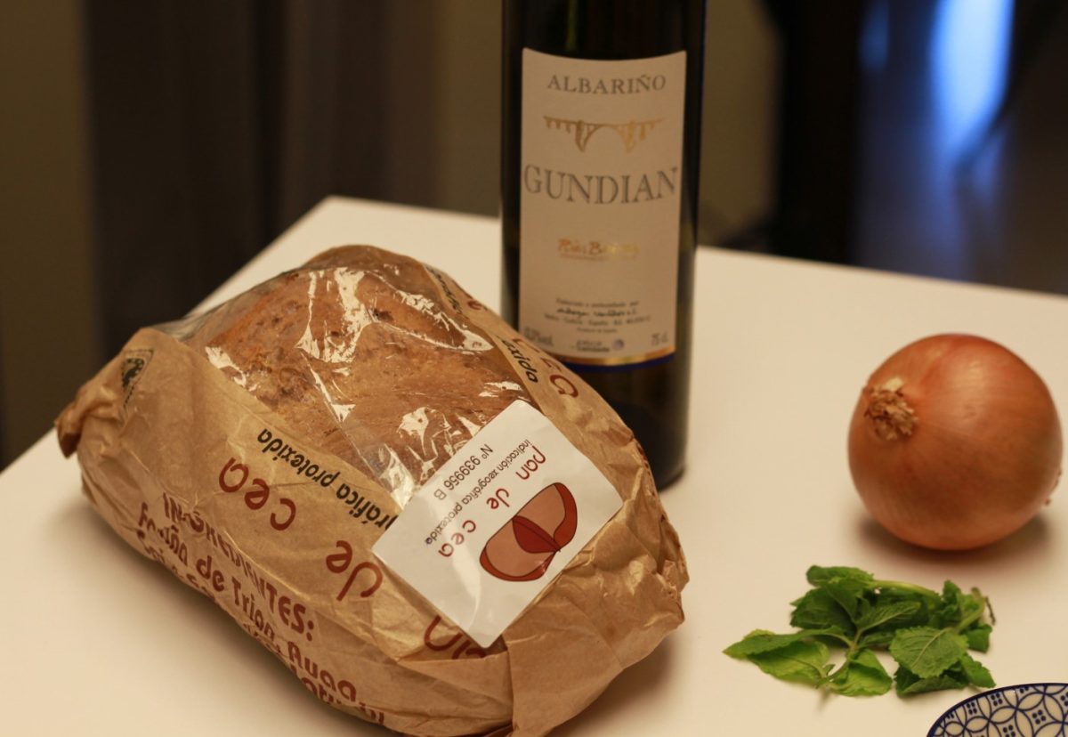 Salteado de habas tiernas con jamón y berberechos