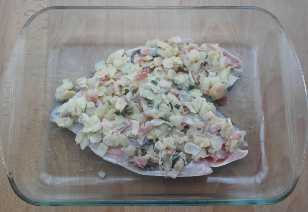 Dorada al horno con almendras