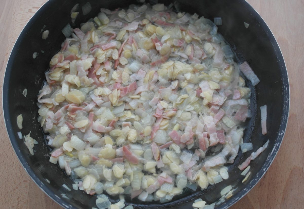 Dorada al horno con almendras