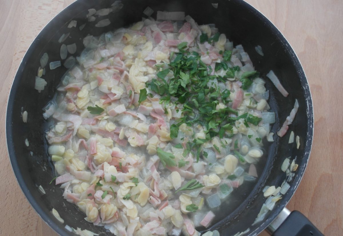 Dorada al horno con almendras