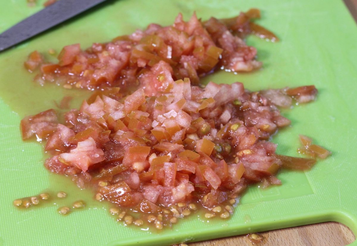 Calabaza con guacamole. Receta de Halloween