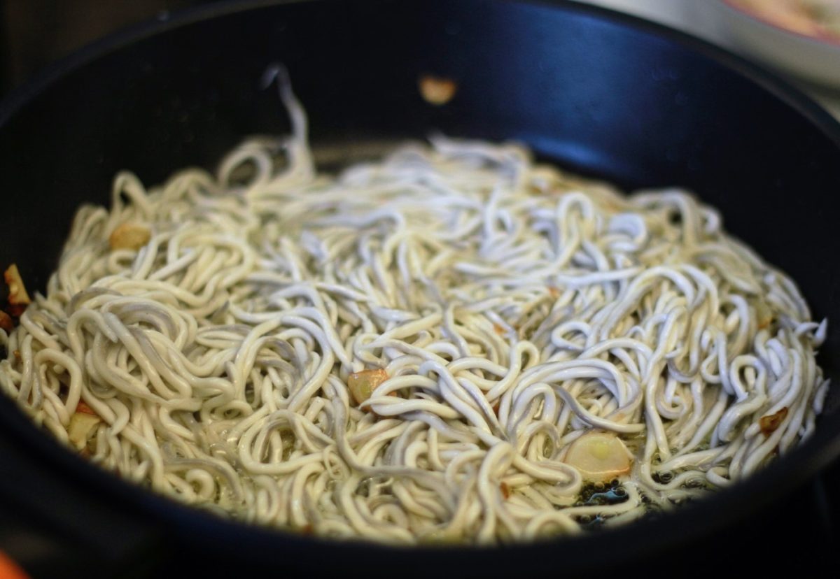 Gulas al ajillo con champiñones