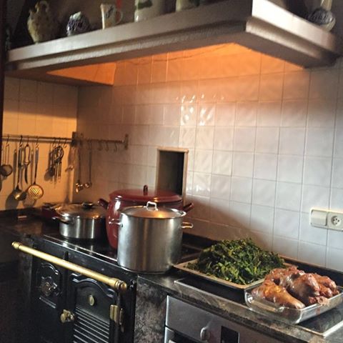 Cocina Lacón con grelos