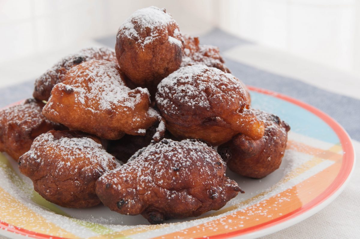 Fritole. buñuelos italianos