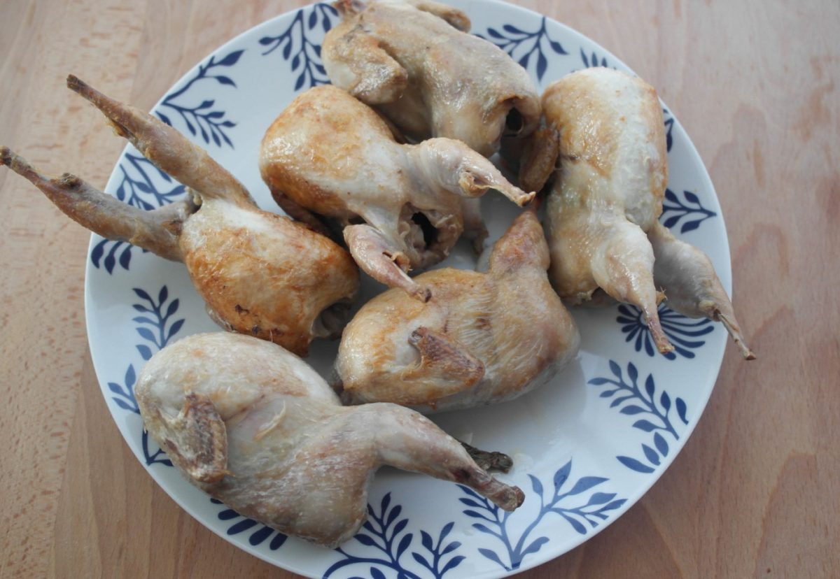 Codornices en salsa de verduras