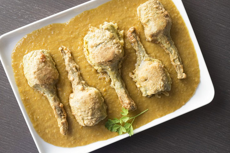 Alcachofas rebozadas en salsa