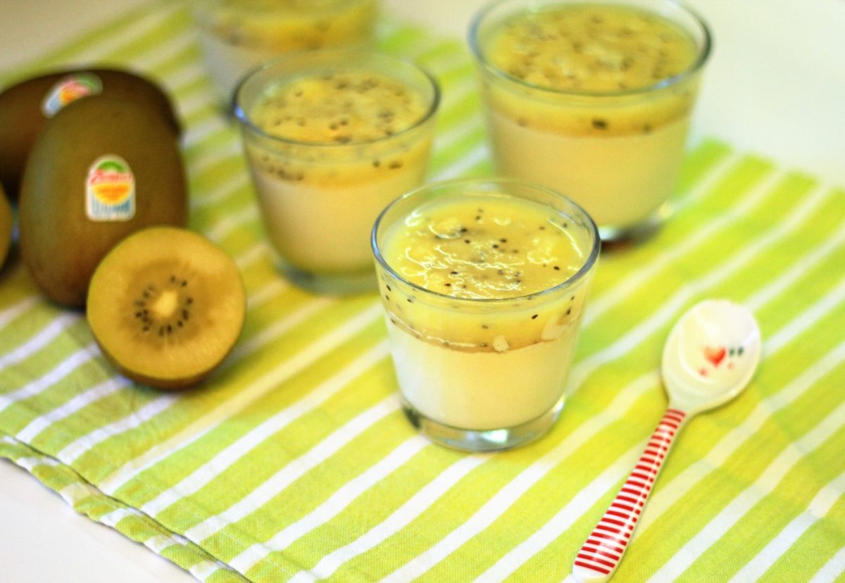 Panacota con kiwi (Panna cotta)