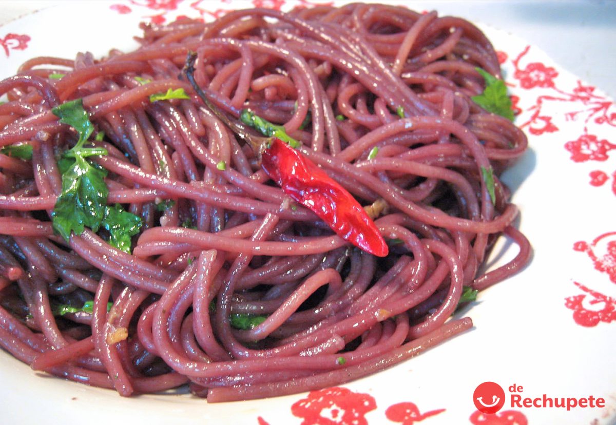 Receta de espagueti dell'Ubriacone con vino tinto