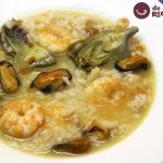 Arroz caldoso con alcachofas