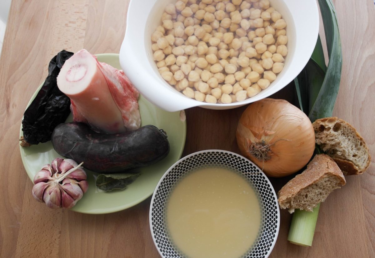 Garbanzos con morcilla