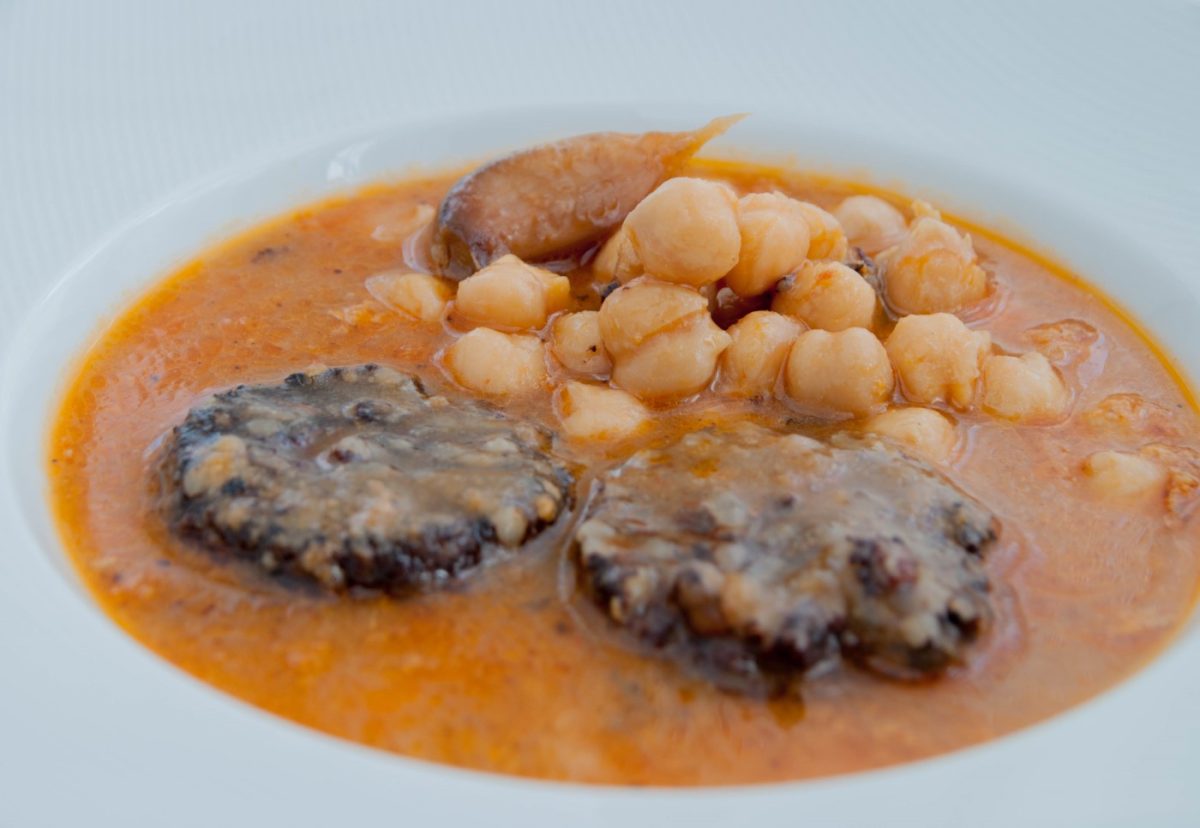 Garbanzos con morcilla