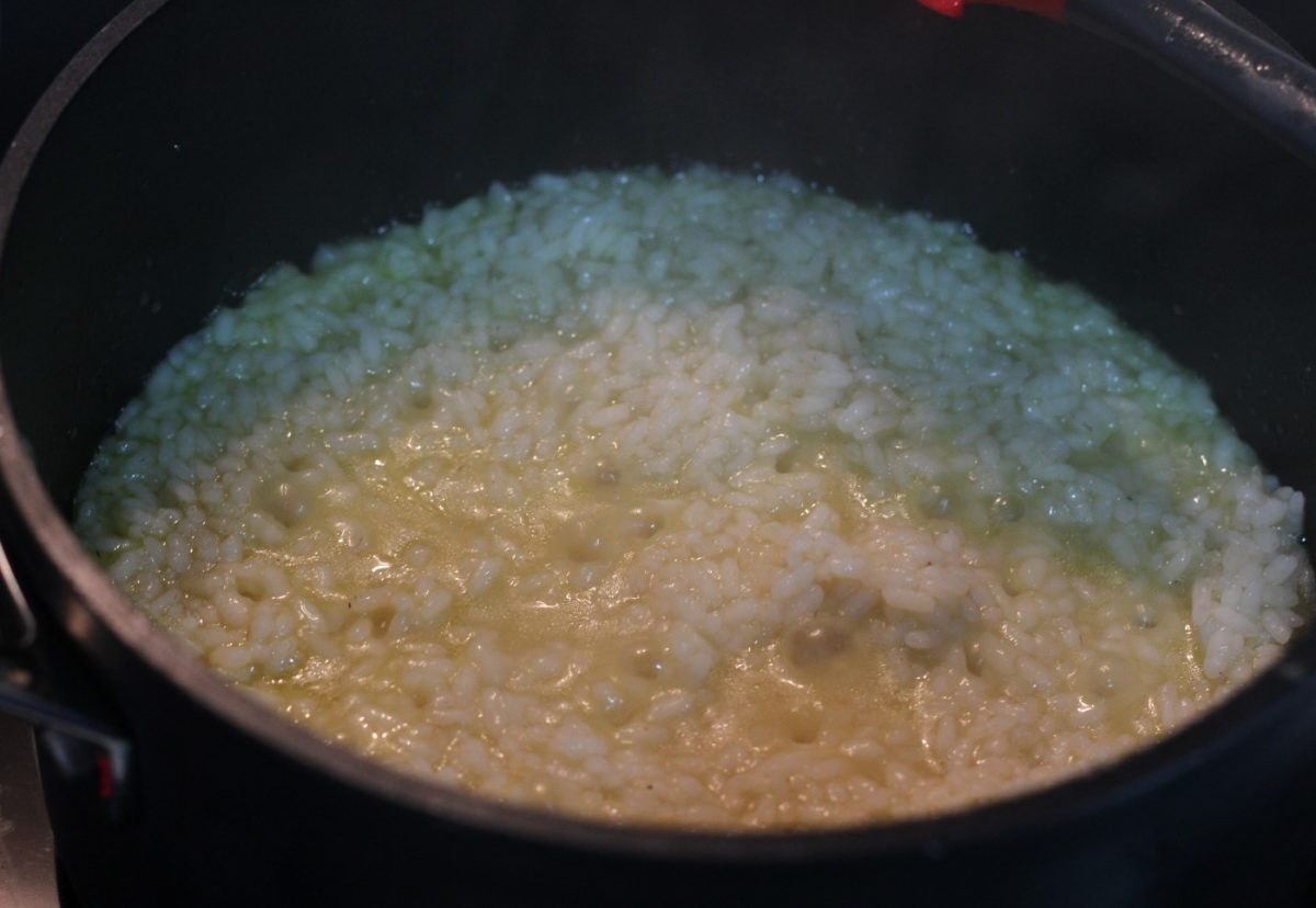 Alitas de pollo a la cerveza acompañadas de arroz blanco