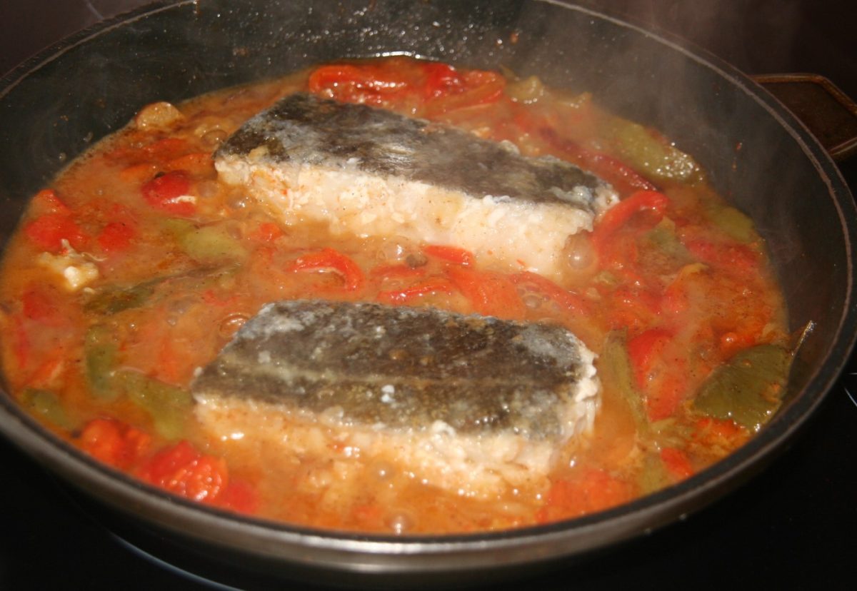 Bacalao a la tranca con pimientos asados