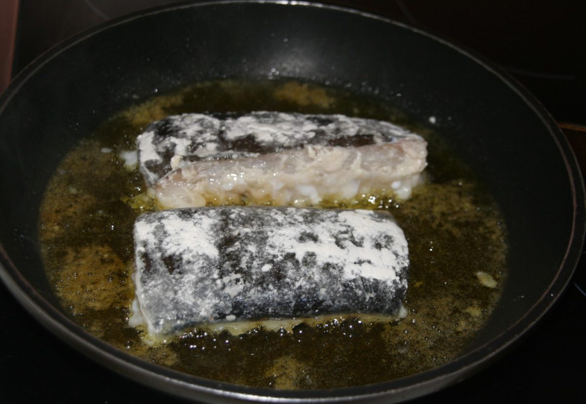 Bacalao a la tranca con pimientos asados