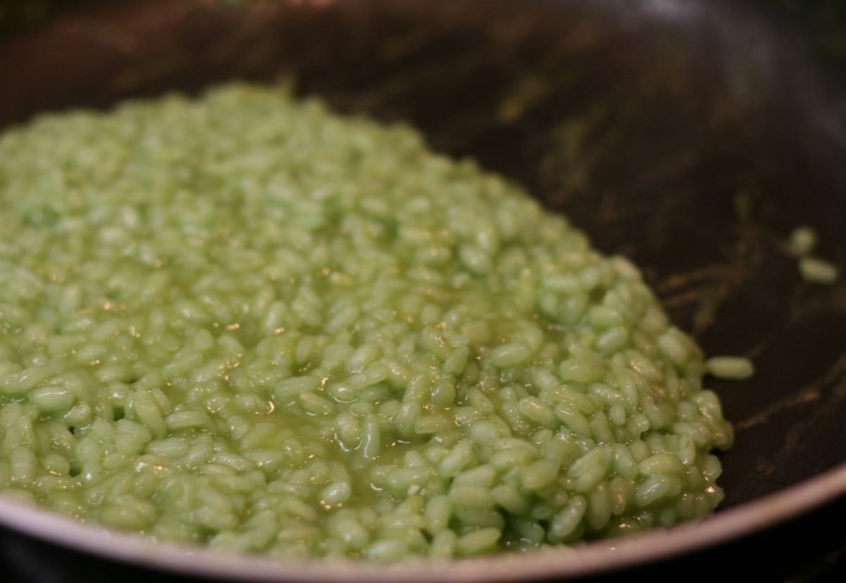 Lubina al horno con arroz de guisantes