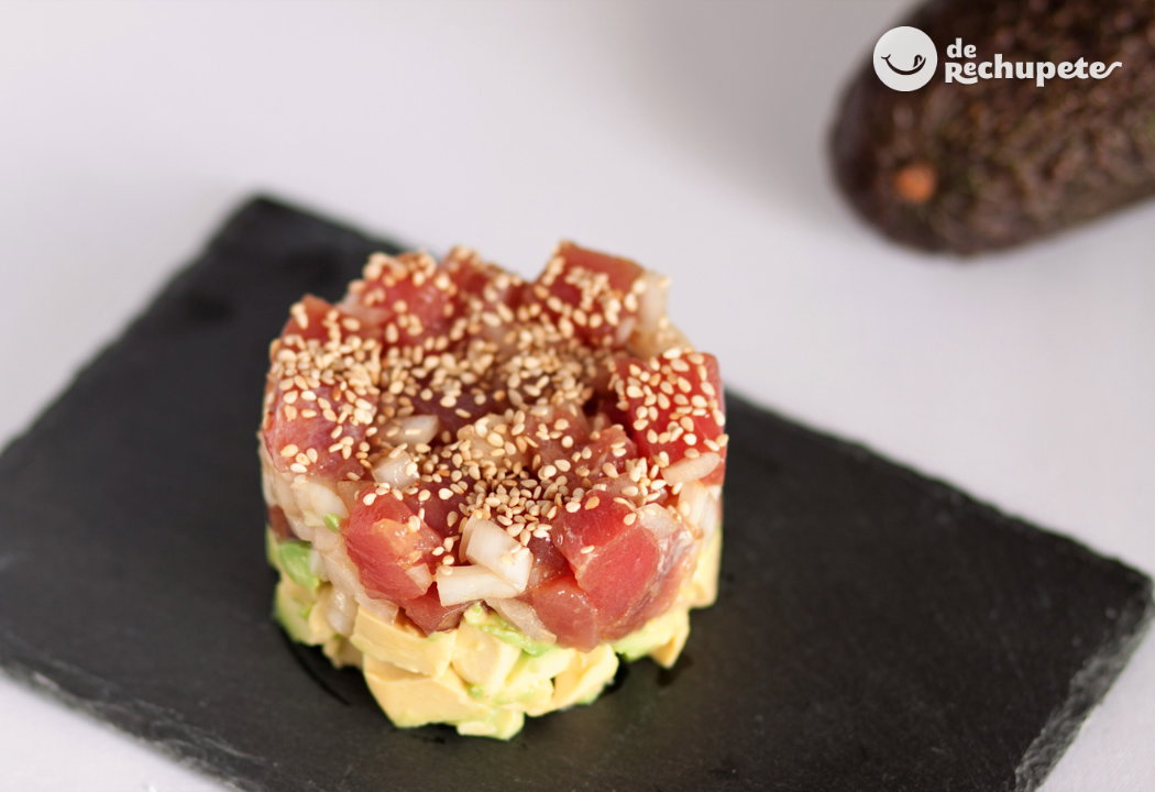 Tartar de atún rojo y aguacate. Receta fácil.