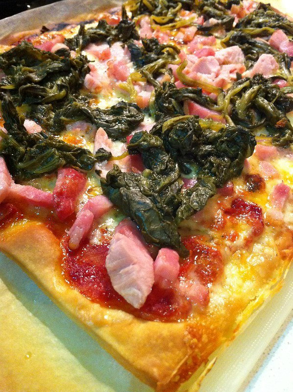 Pizza de lacón con grelos