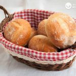 Cómo hacer molletes de pan caseros. Receta fácil paso a paso