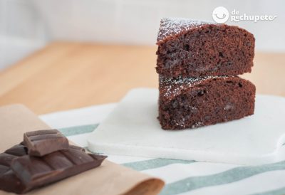 Bizcocho de chocolate jugoso
