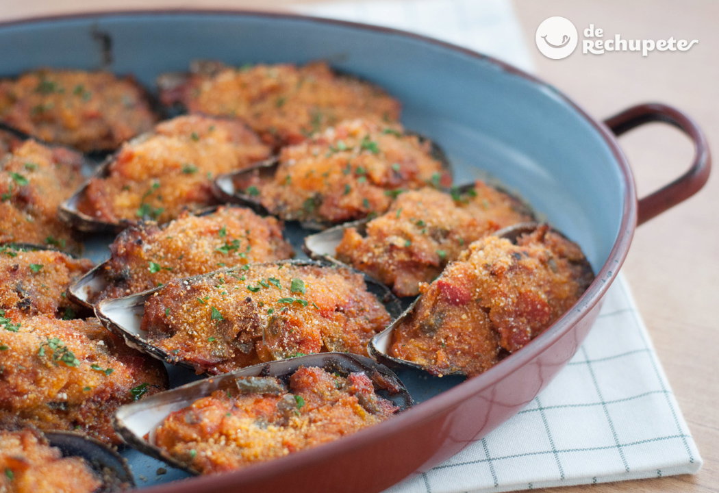 Mejillones gratinados a la panadeira. Receta gallega muy fácil