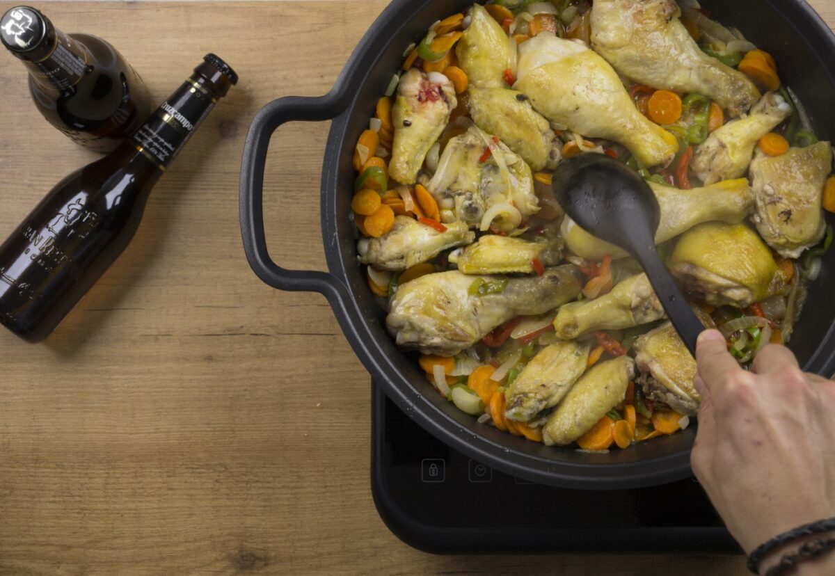 Pollo a la cerveza, el guiso fácil más sabroso