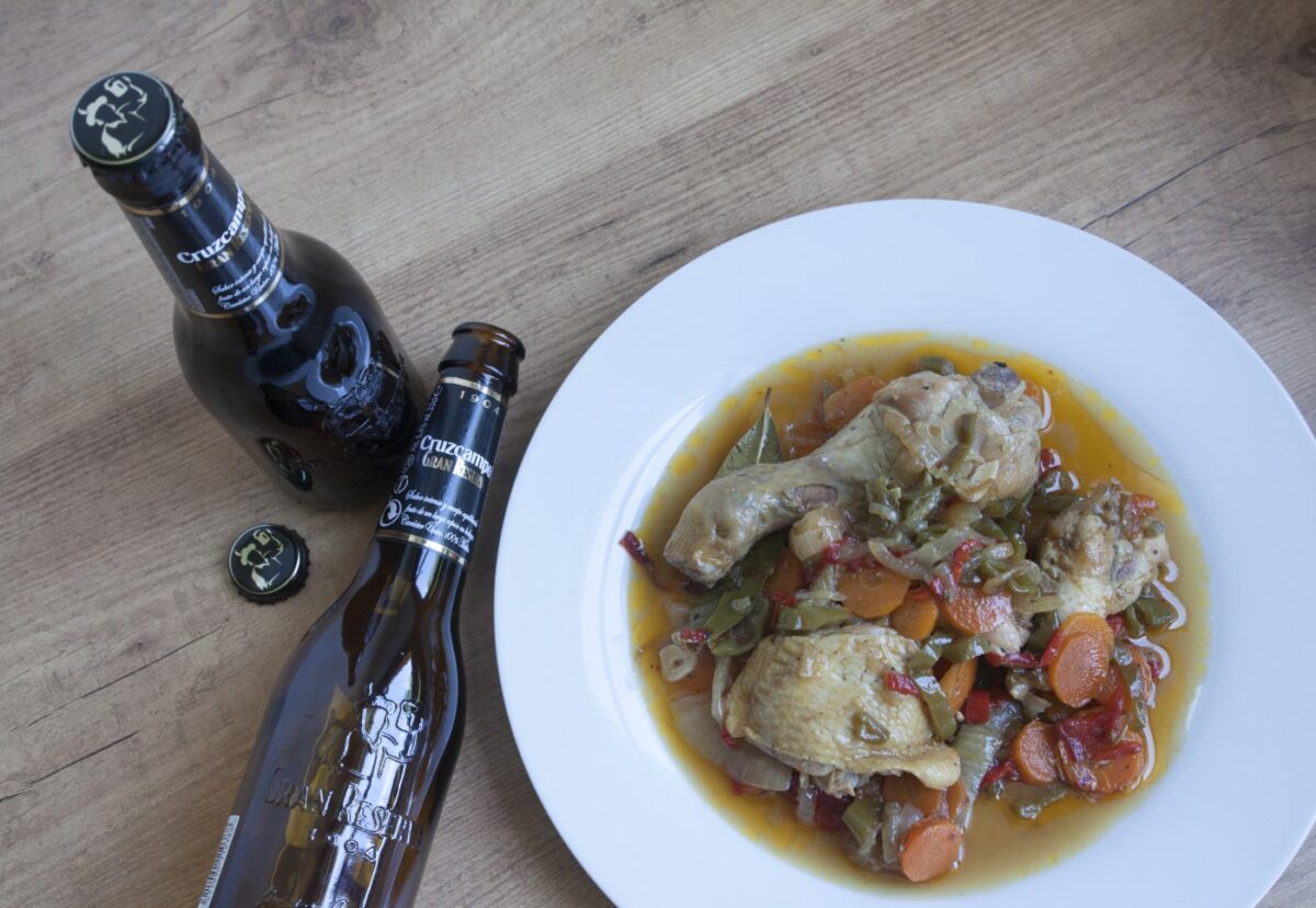 Pollo a la cerveza, el guiso fácil más sabroso