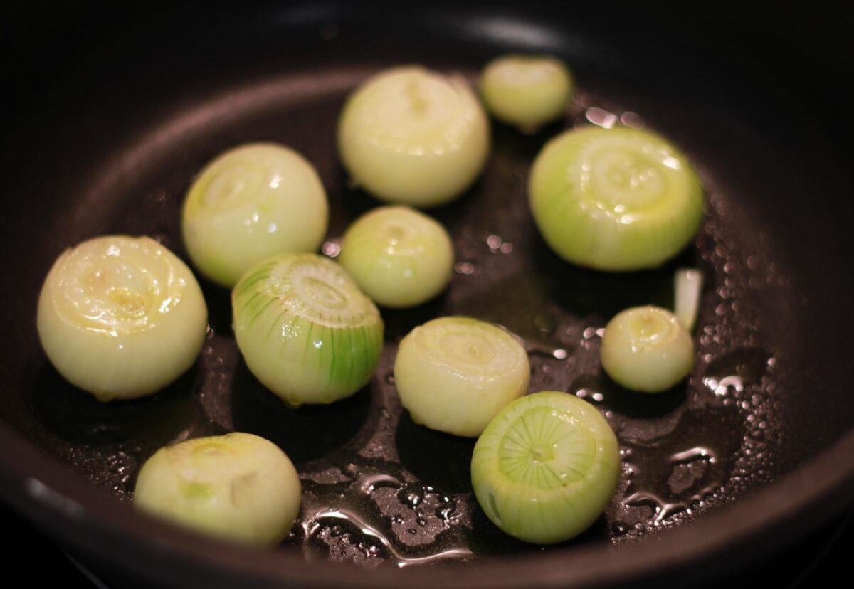 Cebollitas francesas glaseadas. Cómo glasear verduras