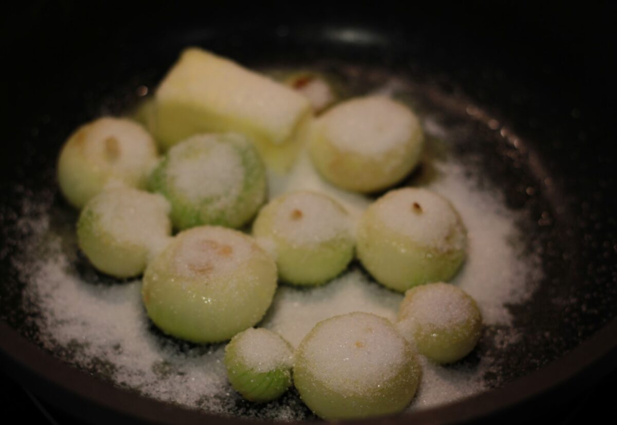 Cebollitas francesas glaseadas. Cómo glasear verduras