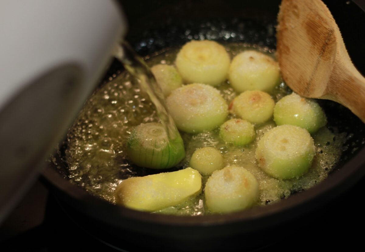Cebollitas francesas glaseadas. Cómo glasear verduras