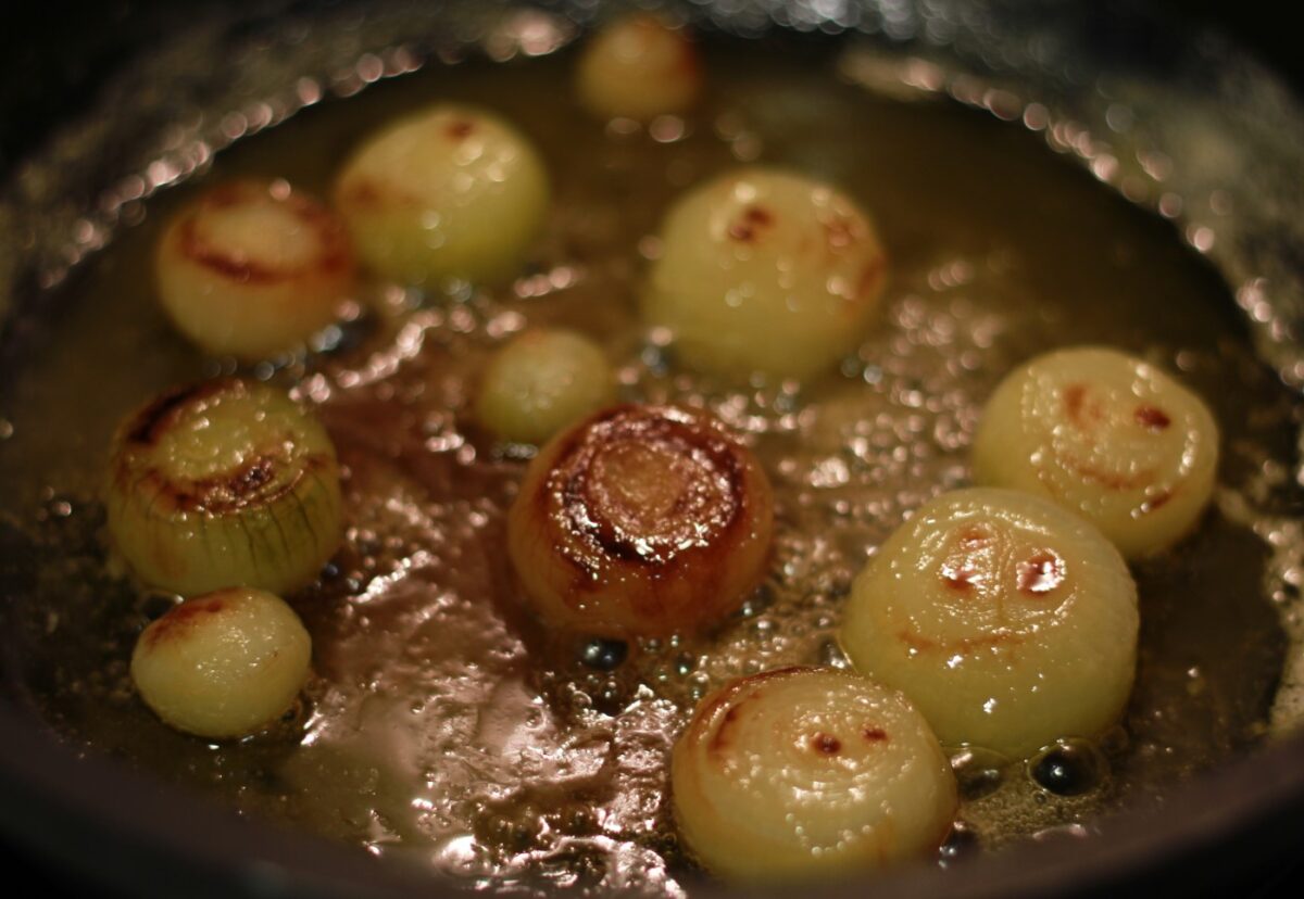 Cebollitas francesas glaseadas. Cómo glasear verduras