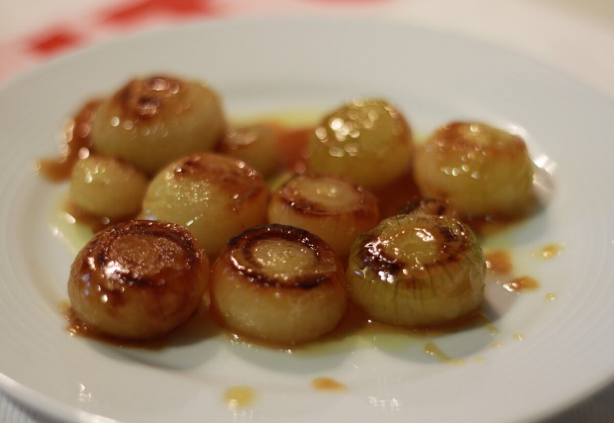 Cebollitas francesas glaseadas. Cómo glasear verduras