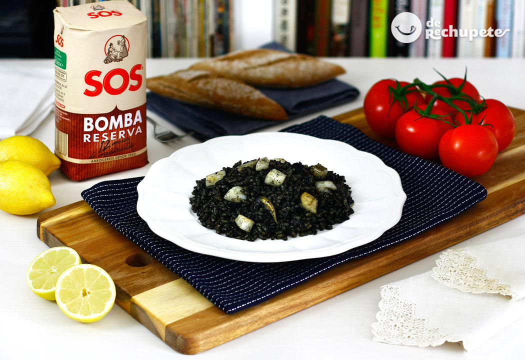 Arroz negro valenciano en paella