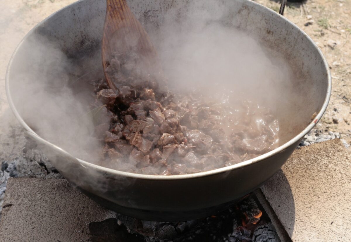 Caldereta de cordero. Receta tradicional manchega