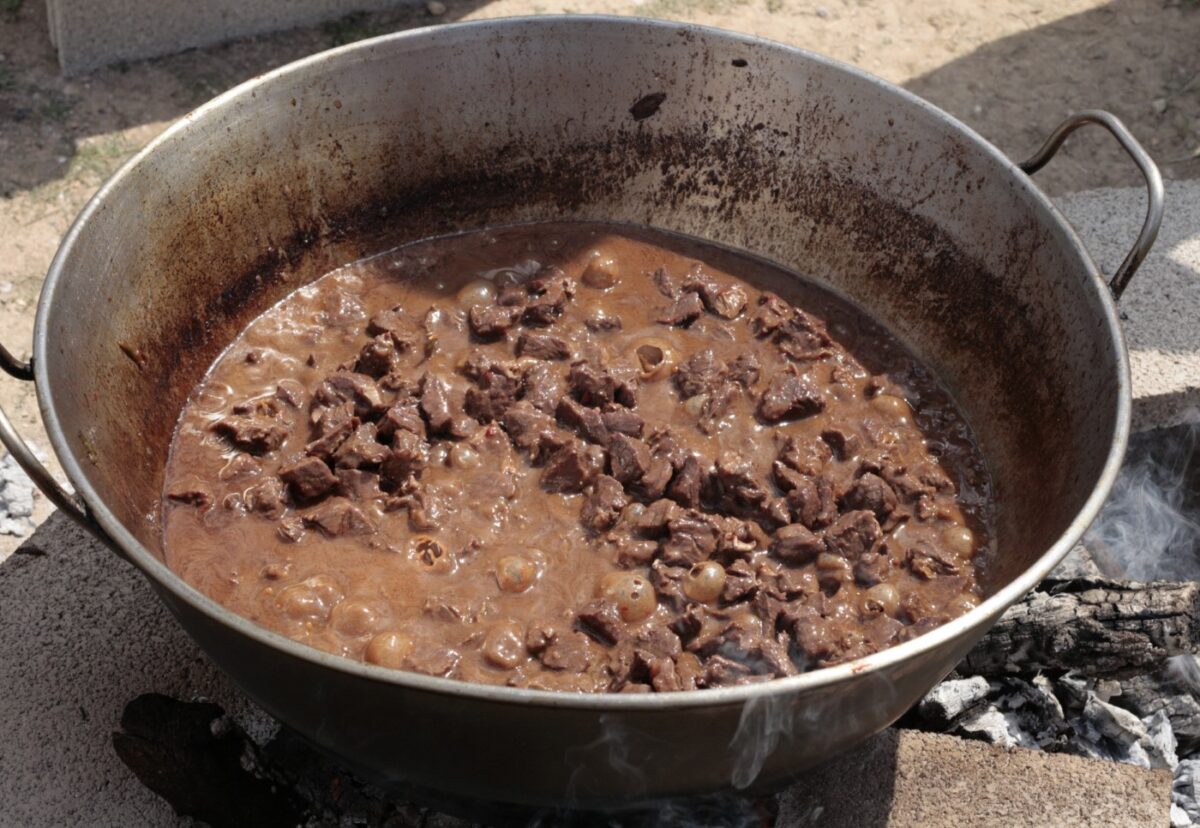 Caldereta de cordero. Receta tradicional manchega