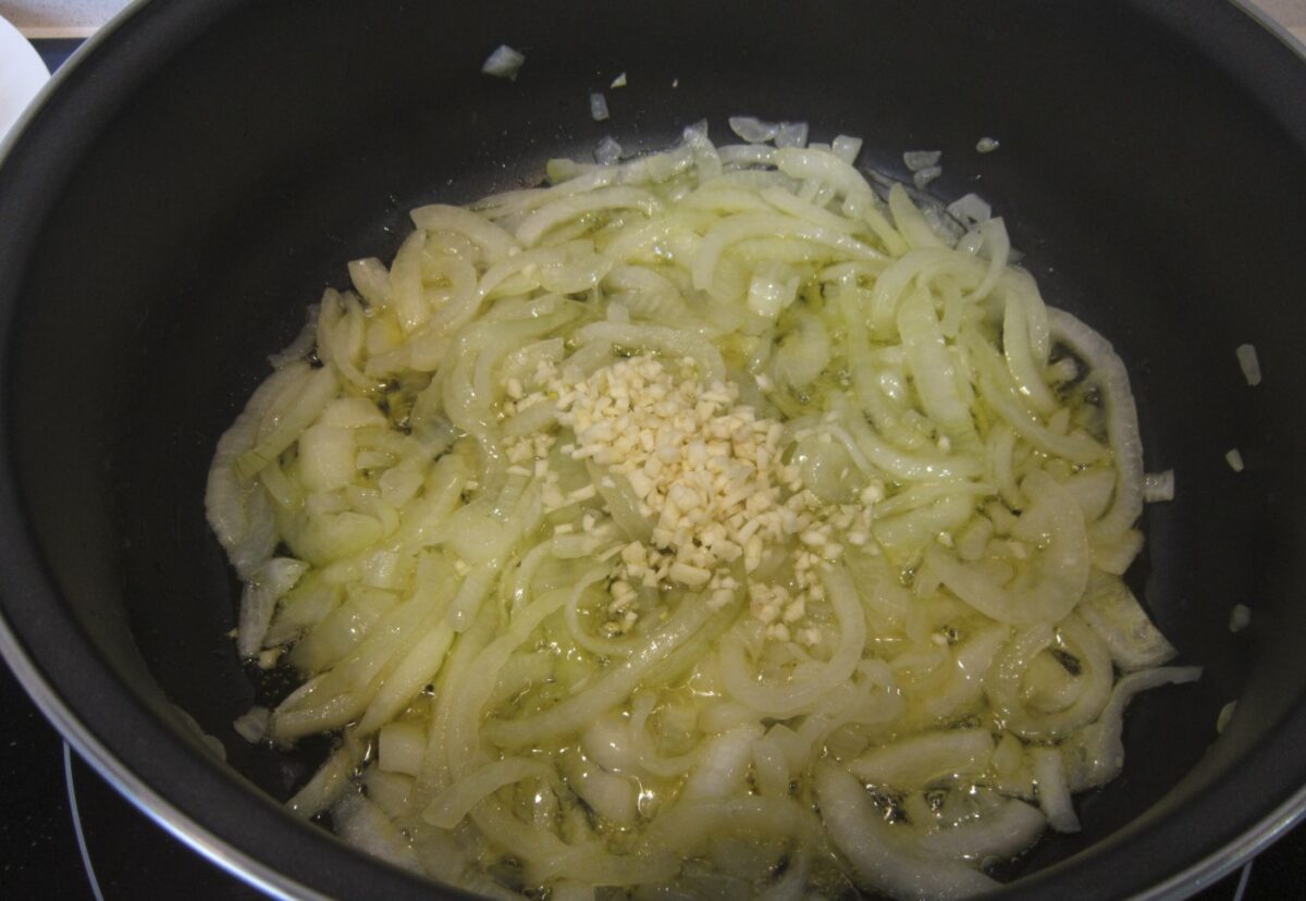 Conejo en salsa. Guiso de conejo