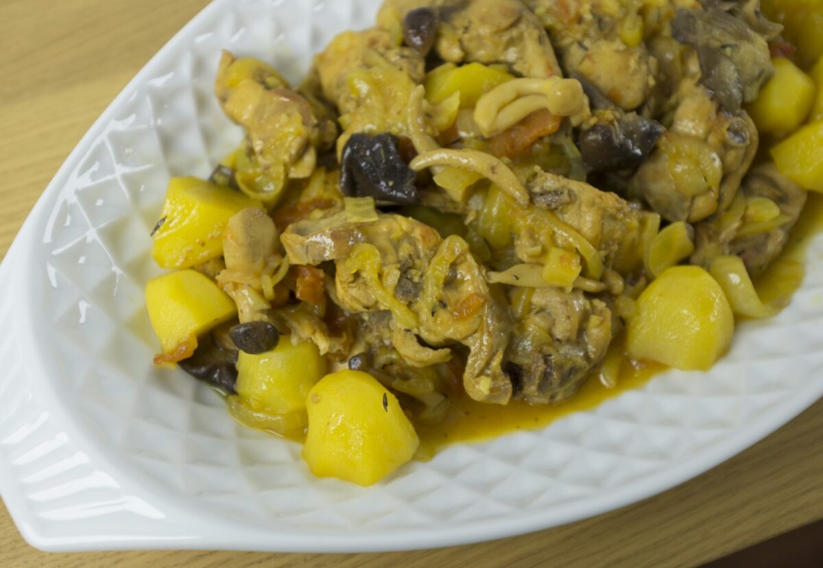 Conejo en salsa. Guiso de conejo