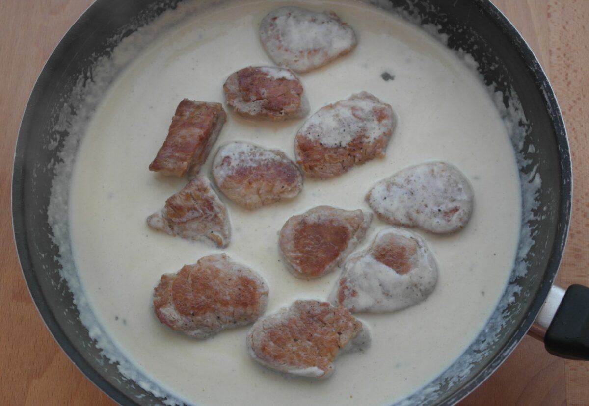 Solomillo de cerdo con salsa de queso