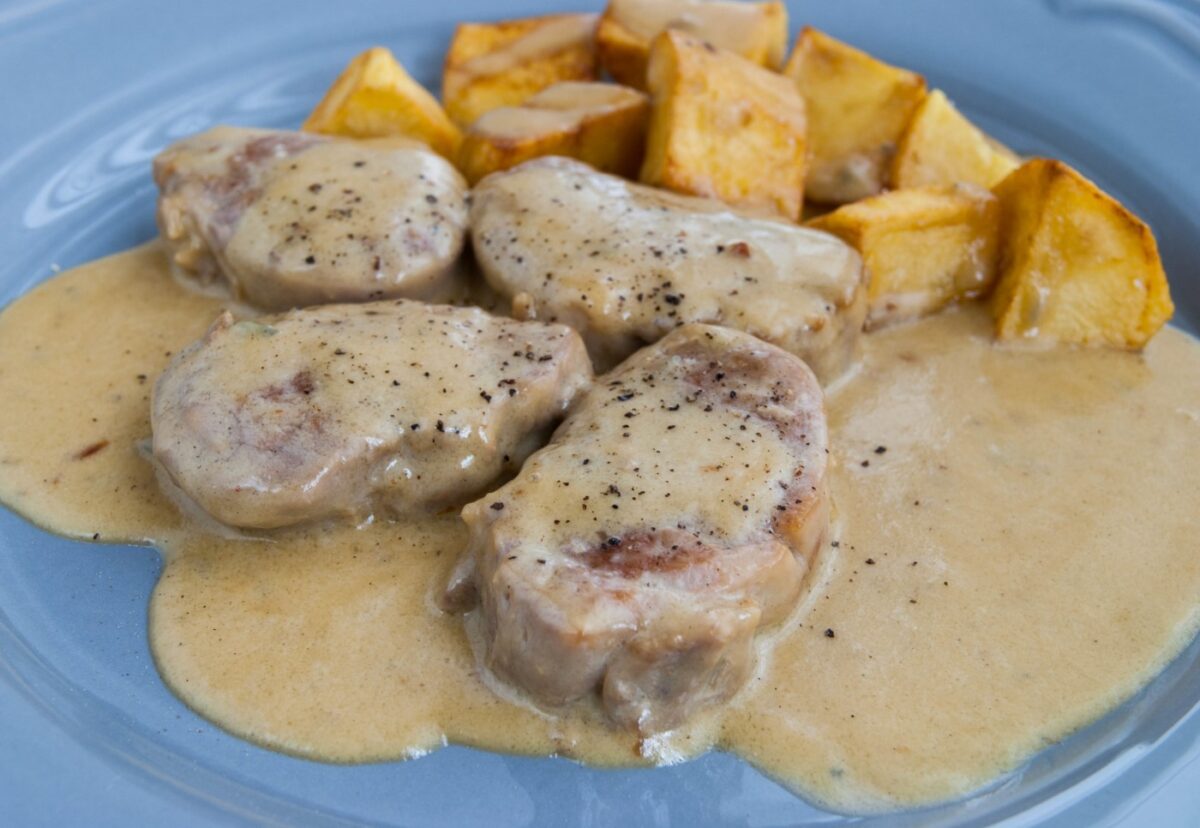 Solomillo de cerdo con salsa de queso