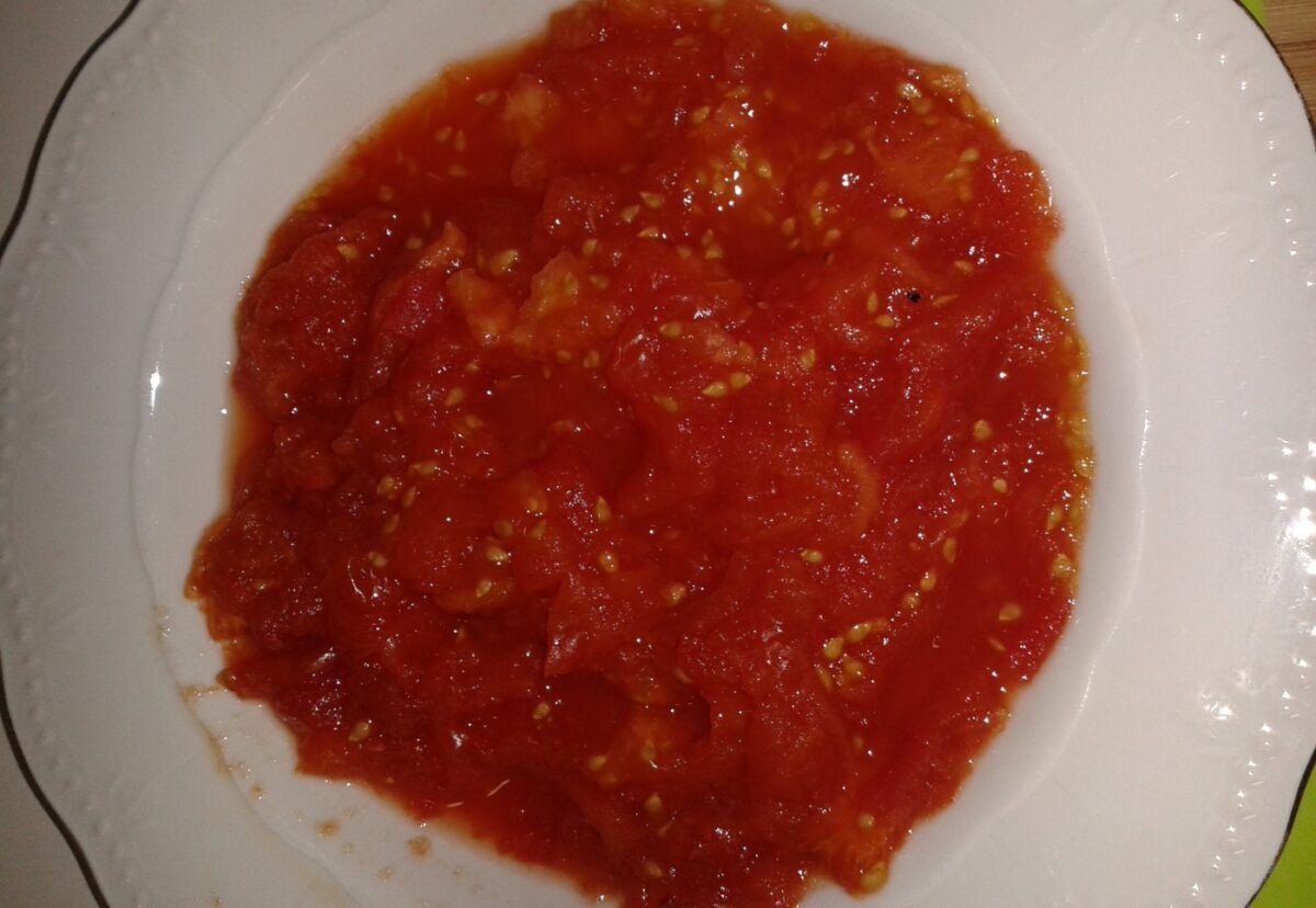 Asadillo manchego. Ensalada de pimientos asados y tomate