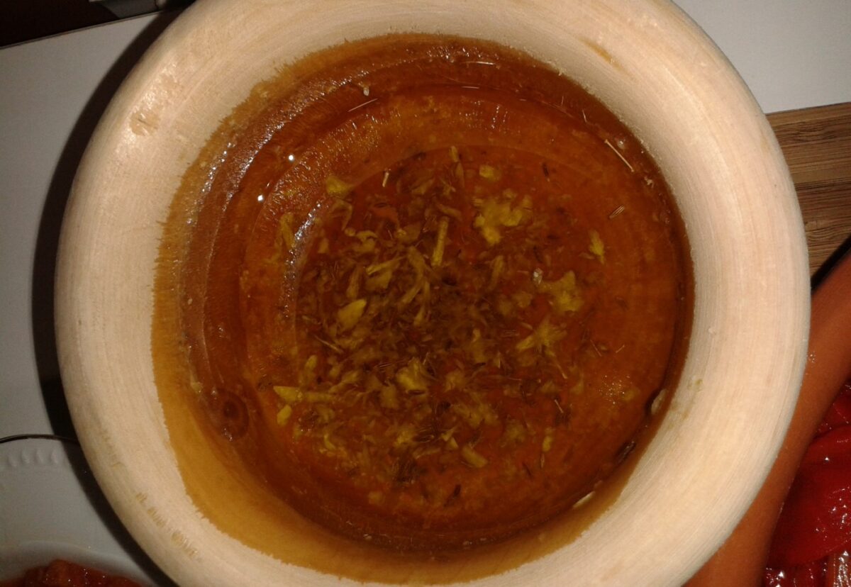 Asadillo manchego. Ensalada de pimientos asados y tomate
